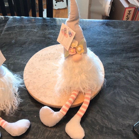 BNWT HOLIDAY Gnome - Picture 2 of 5